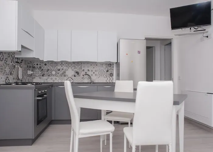 아파트 White & Blue *